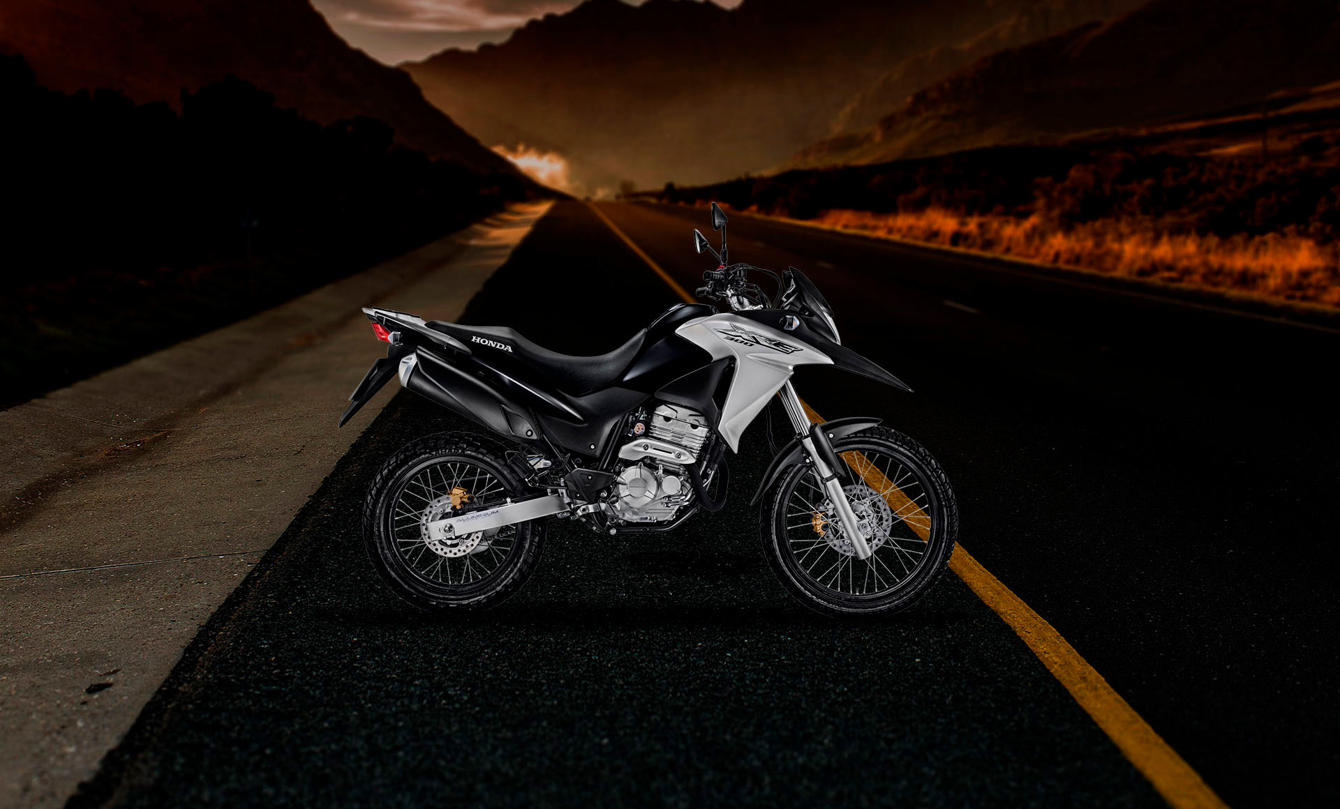 Moto Todo Terreno HONDA XRE300 - Imagen 4