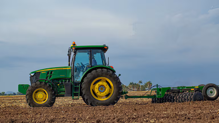 Tractor Agricola John Deere 6110E - Imagen 6